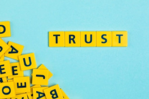 TITOLARE EFFETTIVO E TRUST: IL TAR LAZIO SOSPENDE L’OBBLIGO DI COMUNICAZIONE